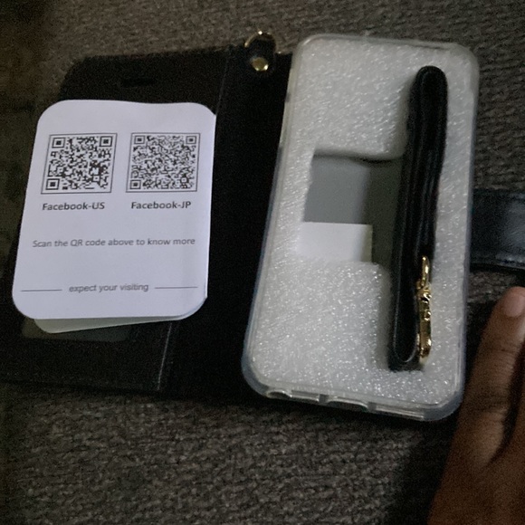 Black - Picture 3 of 3